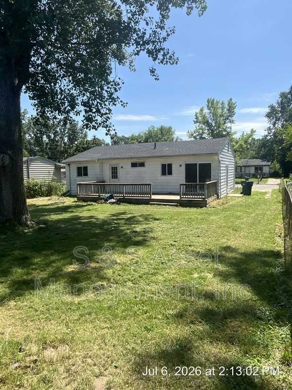 3324 Danbury Crossroad St - Photo 3 of 23