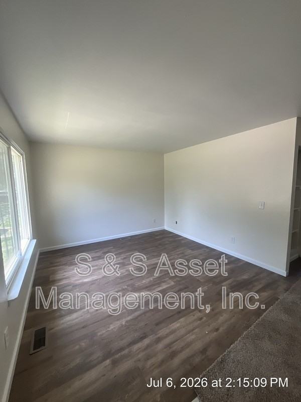 3324 Danbury Crossroad St - Photo 7 of 23