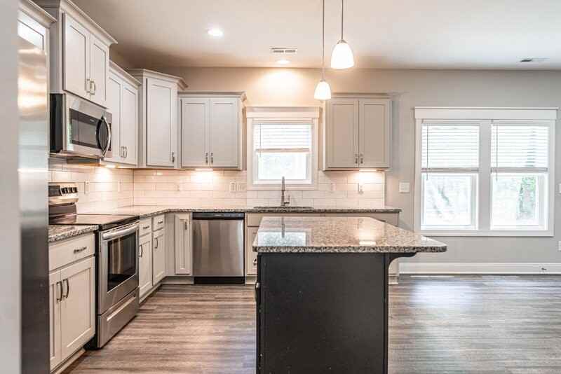 643 Lilac Ln - Photo 5 of 25