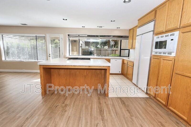 11674 Gold Country Blvd - Photo 3 of 40