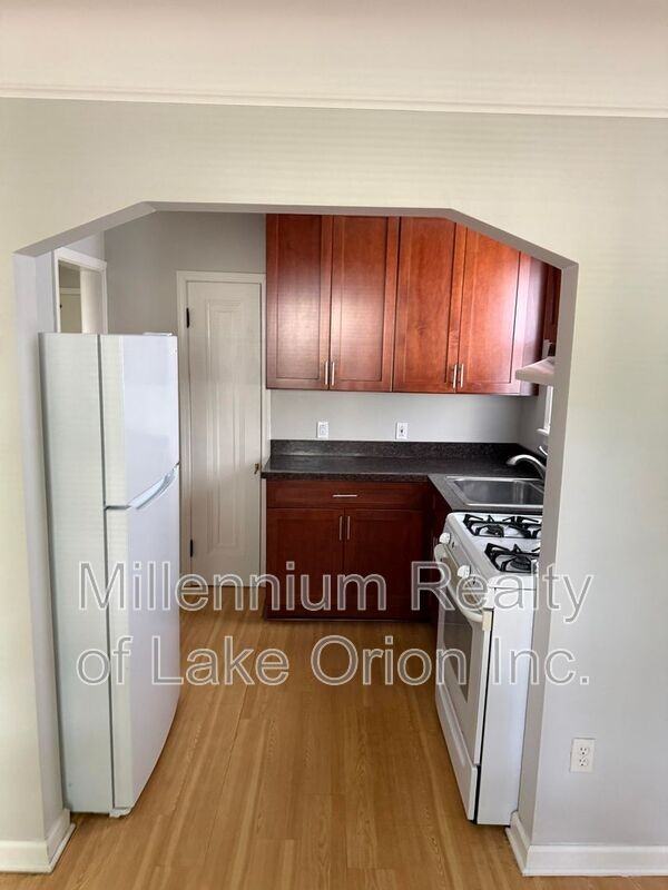 271 Dick Ave - Photo 4 of 16