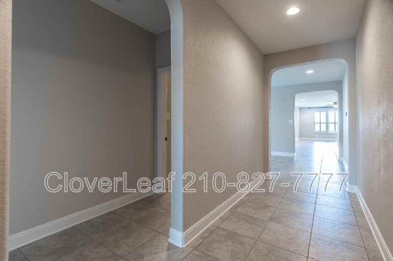 209 Landmark Park - Photo 6 of 38