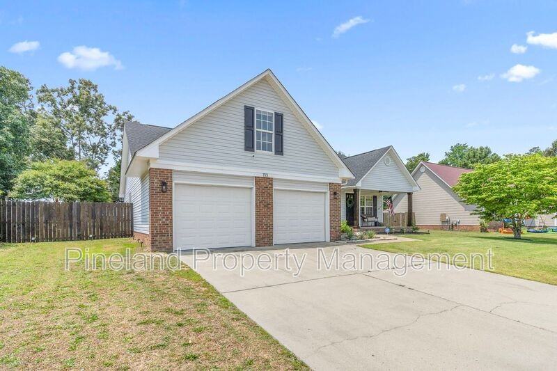 133 Haywood Dr - Photo 3 of 44