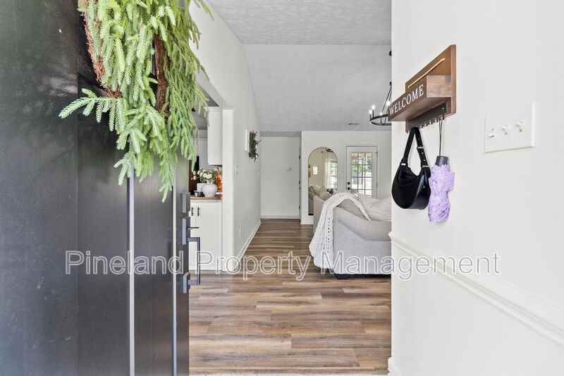 133 Haywood Dr - Photo 6 of 44