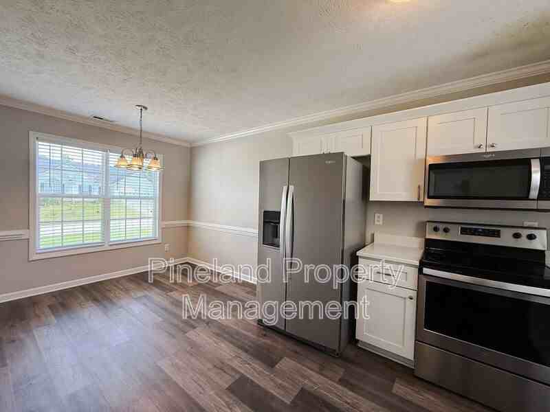 225 Shakerstone Dr - Photo 3 of 22