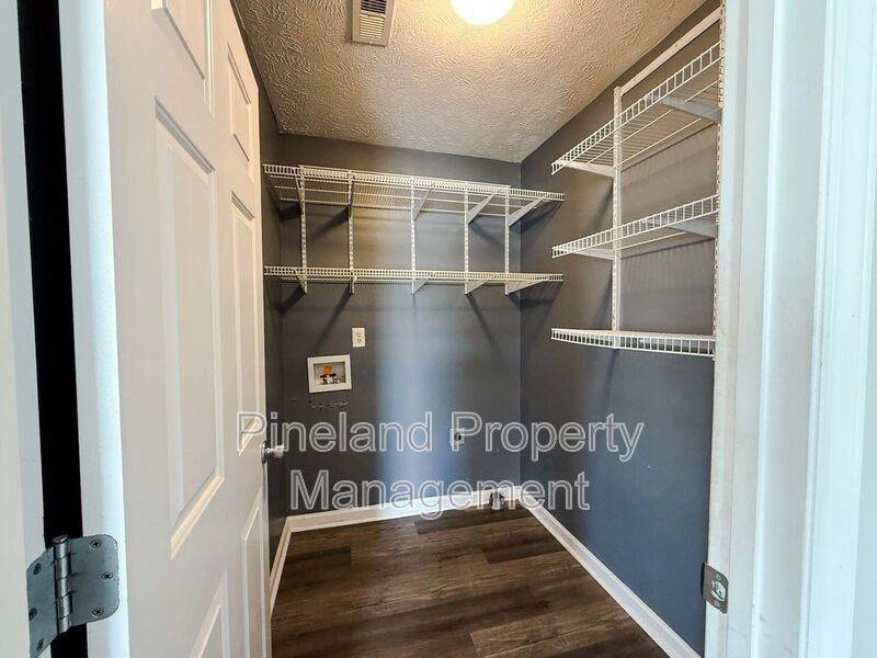 225 Shakerstone Dr - Photo 6 of 22