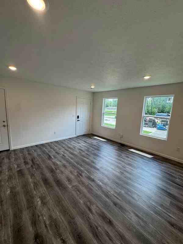 1618 W Scott St #A - Photo 4 of 20