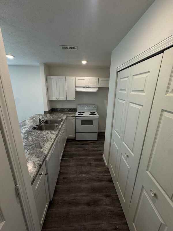 1618 W Scott St #A - Photo 7 of 20
