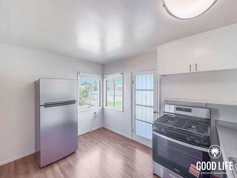 3895 King St - Photo 5 of 18