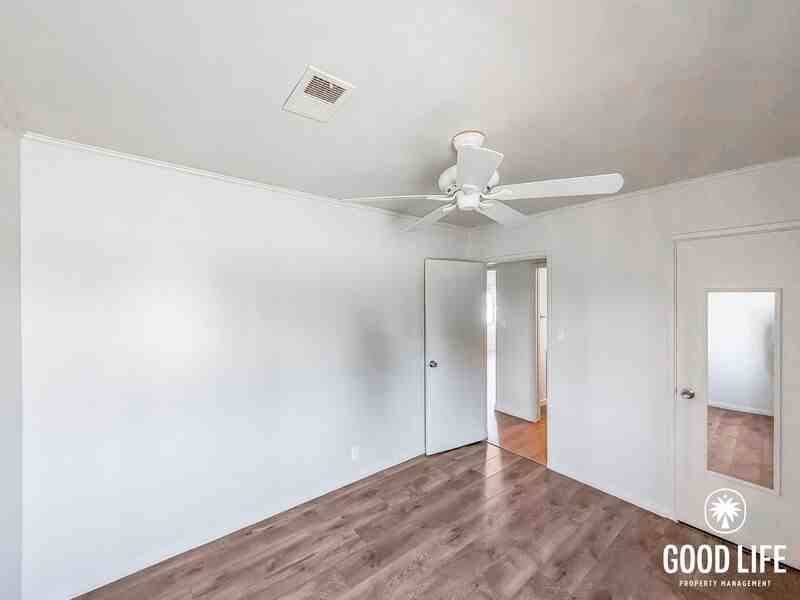 3895 King St - Photo 7 of 18