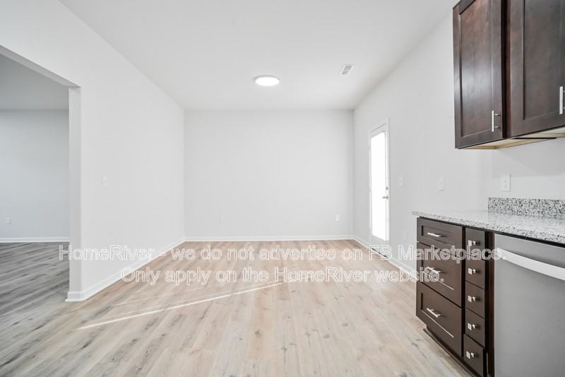 1823 Glenside Dr - Photo 4 of 20