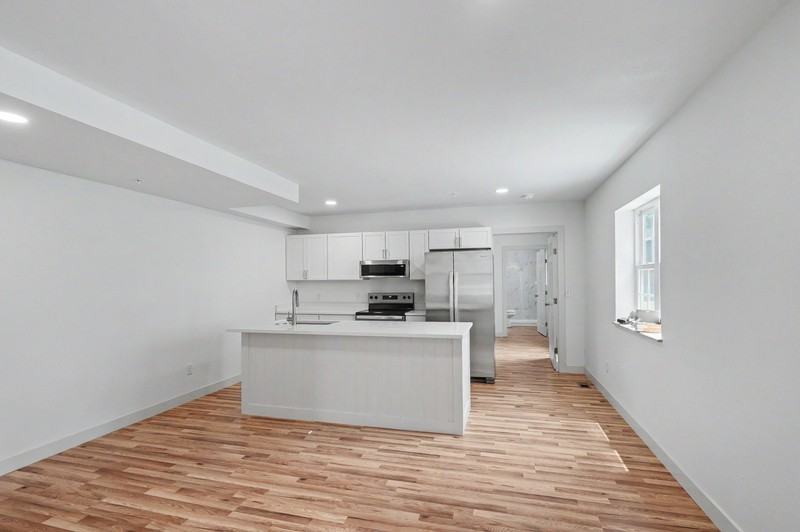 908 Indiana St - Photo 3 of 14