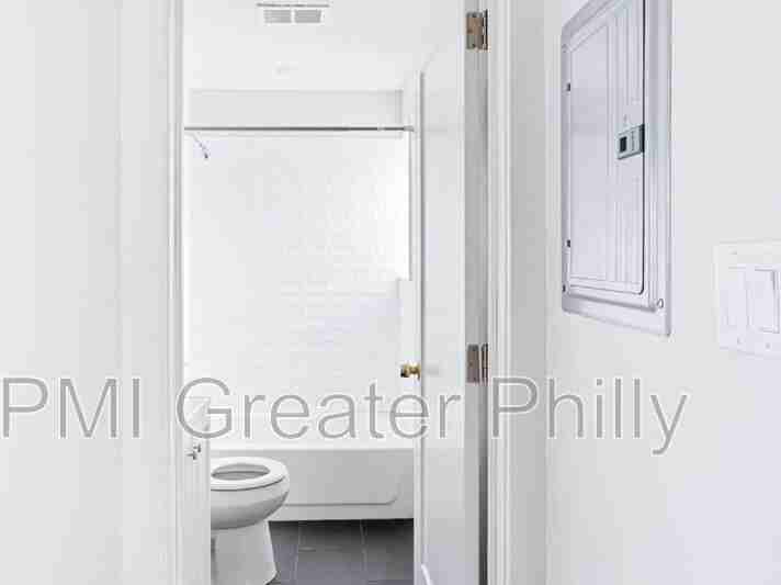 332 N 62nd St #4 - Photo 5 of 9
