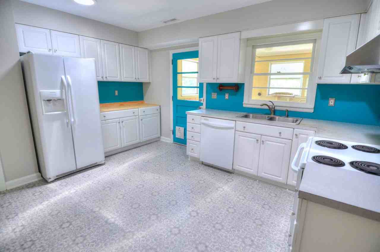 6220 Mount Hermon Church Rd - Photo 4 of 18