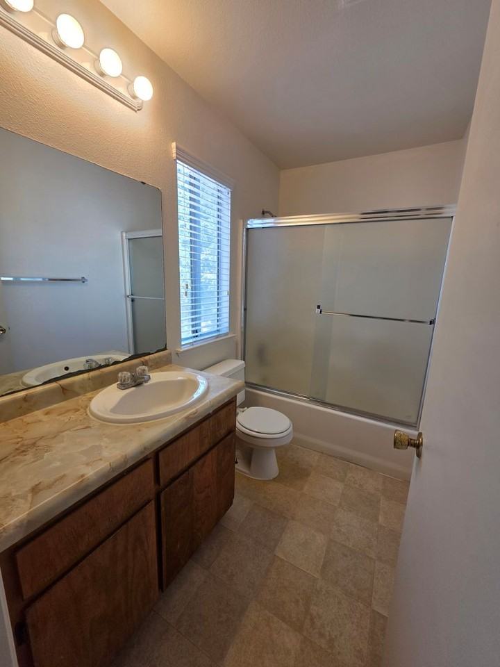 2808 W Mission Ct - Photo 4 of 4