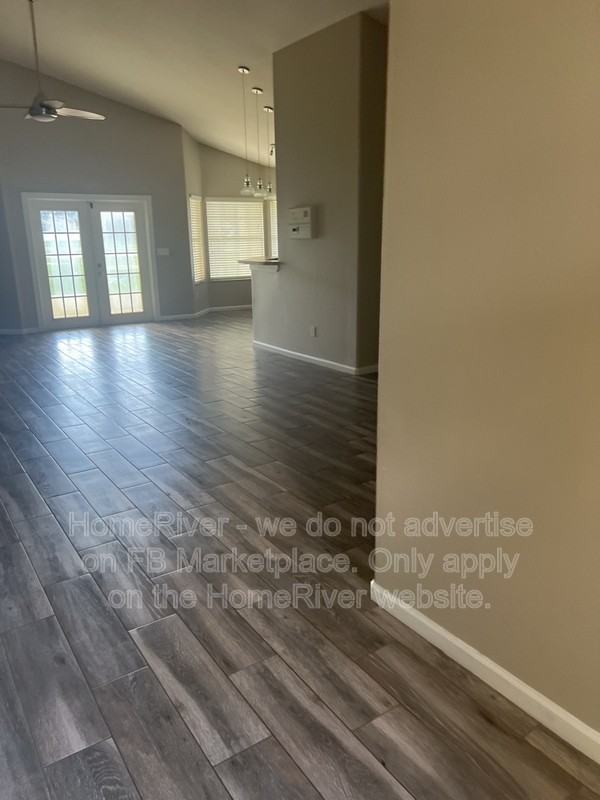 2813 Mayflower Loop - Photo 5 of 15