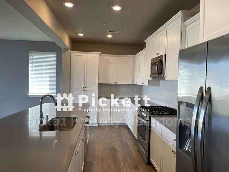 938 Timberline Ave - Photo 5 of 16