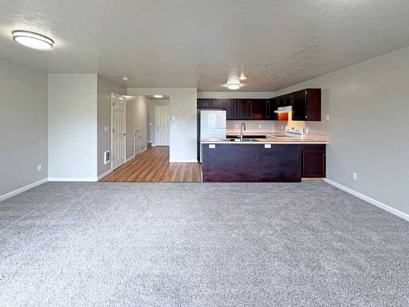 780 N Cloverleaf Loop - Photo 7 of 21