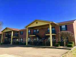 featured image of 2300 W Iowa St