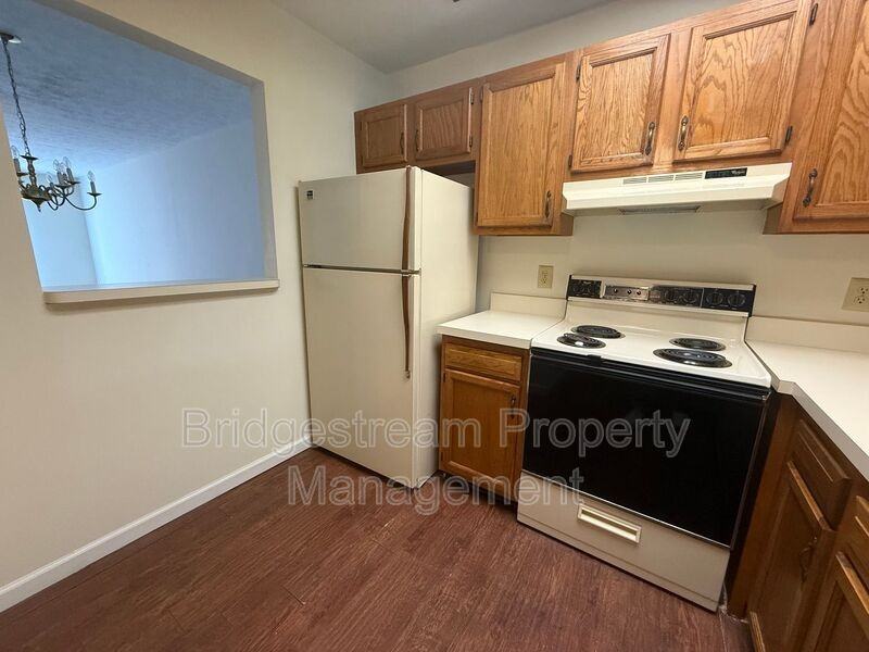 4583 Burchdale St - Photo 5 of 10