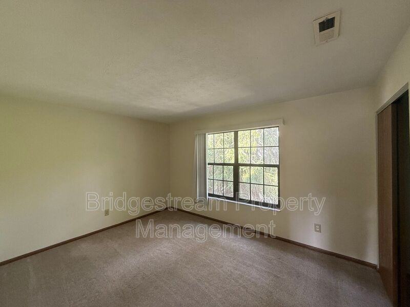 4583 Burchdale St - Photo 7 of 10