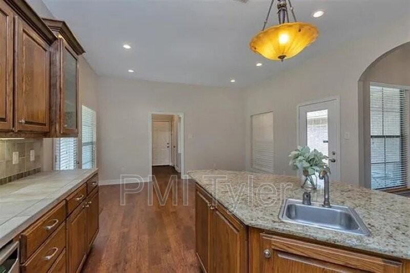 2 Baylee Dr - Photo 6 of 18