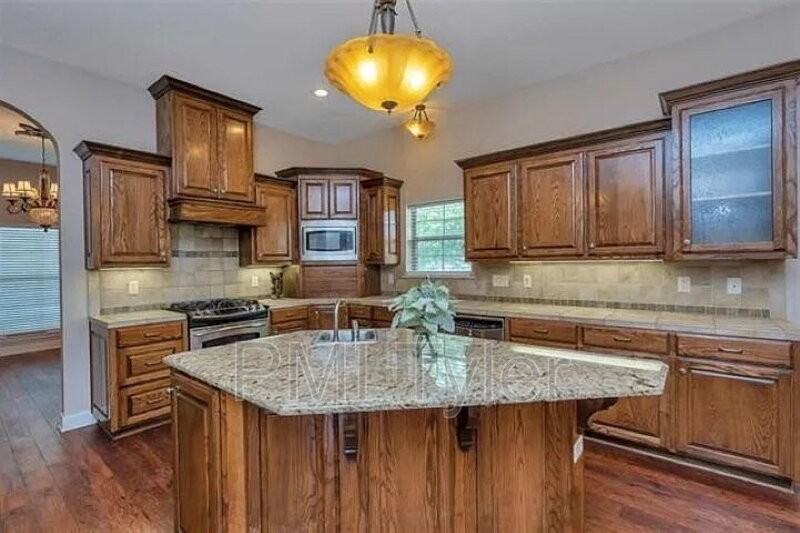 2 Baylee Dr - Photo 2 of 23