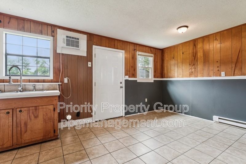 218 Lovelace Rd - Photo 5 of 25