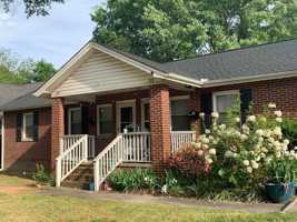 featured image of 712 Eden Ter