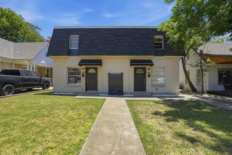3209 Rogers Ave - Photo 2 of 19