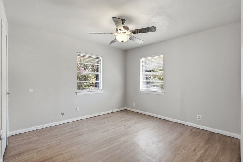 3211 Rogers Ave - Photo 6 of 18