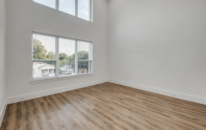 2345 Hondo Ave - Photo 6 of 11