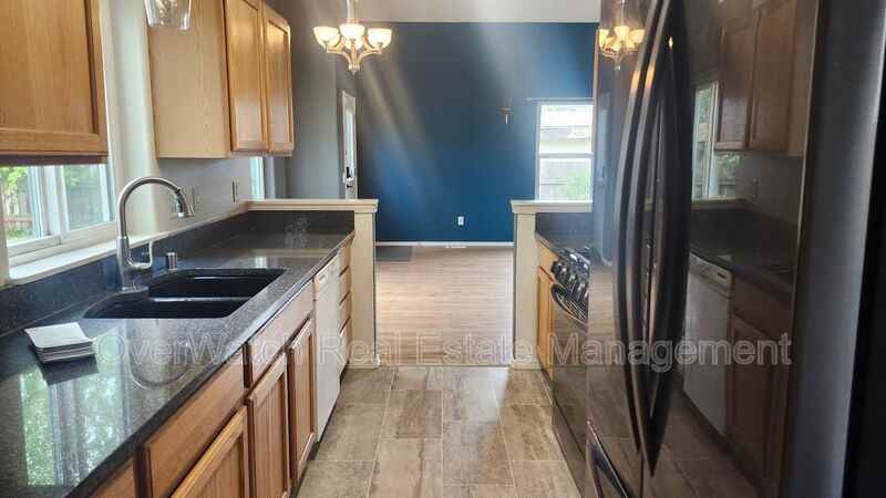 1028 E 8th Ave - Photo 5 of 23