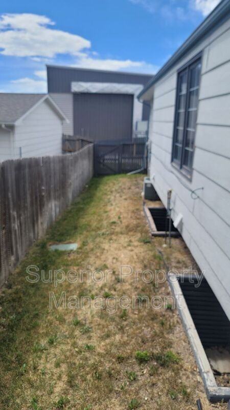 2619 Sagebrush Ave - Photo 3 of 19