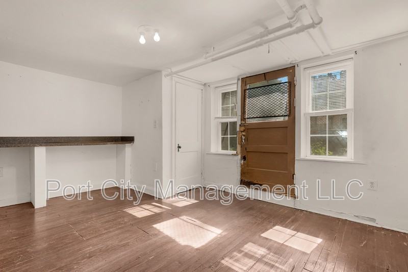 931 Saint Paul St - Photo 6 of 16