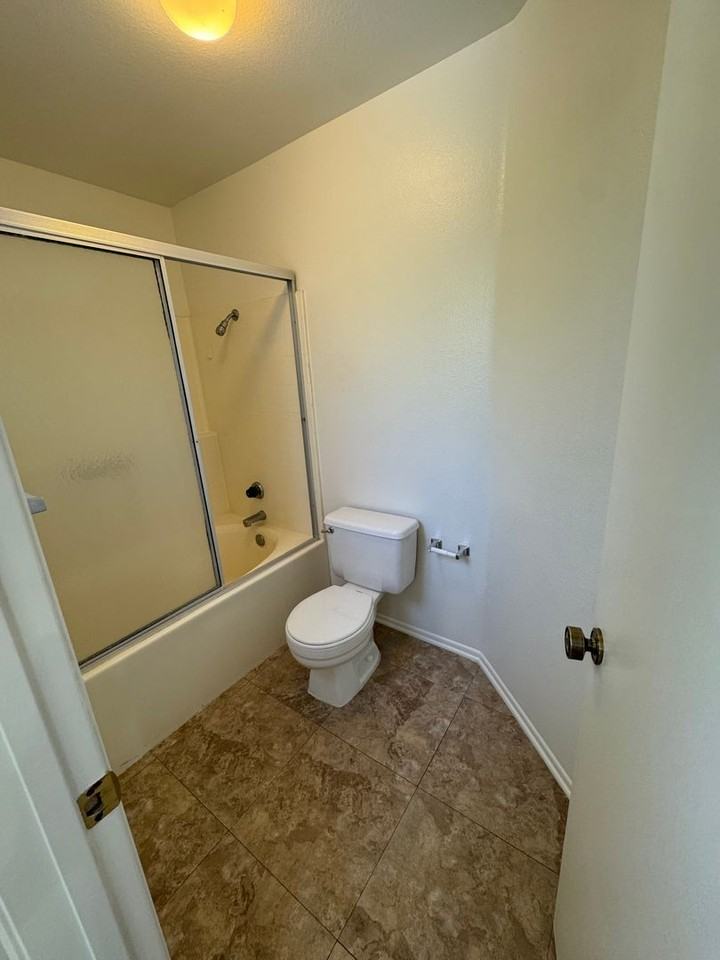 25675 Lawton Ave - Photo 3 of 21