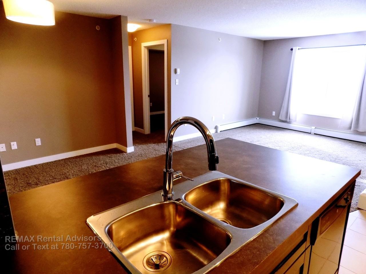 11812 22 Ave Sw - Photo 4 of 19