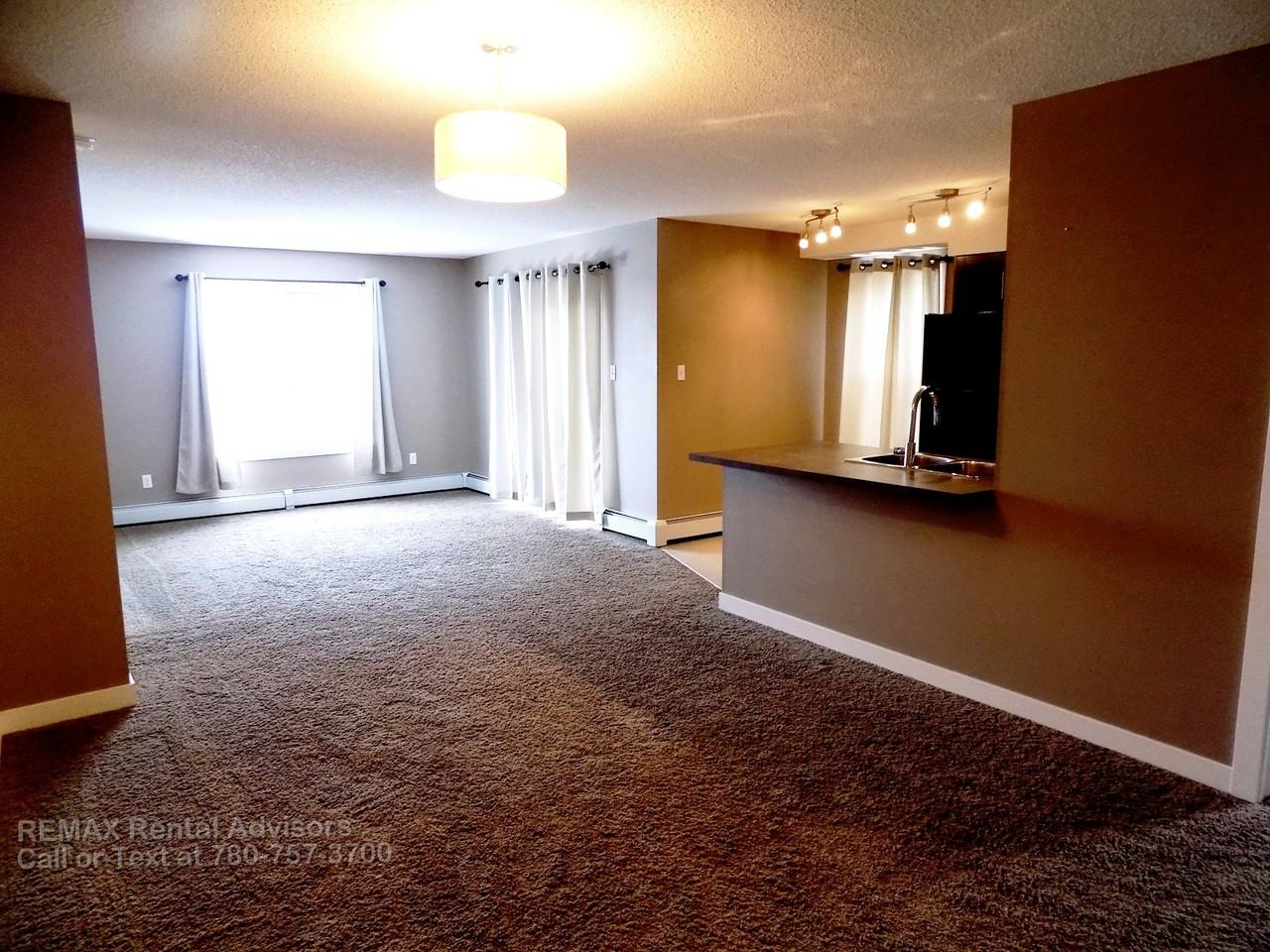11812 22 Ave Sw - Photo 6 of 19