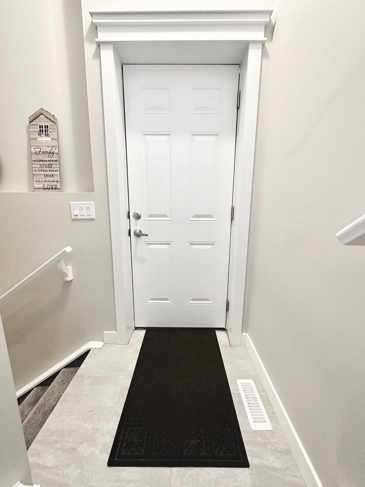 Lower, 109 Evanscrest Road NW - Photo 3 of 12