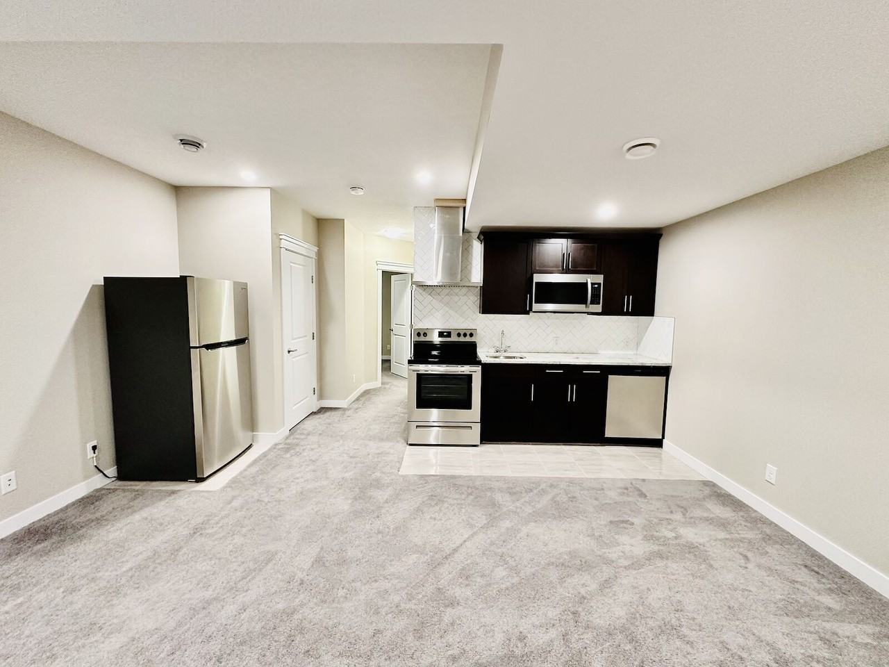 Lower, 109 Evanscrest Road NW - Photo 5 of 12