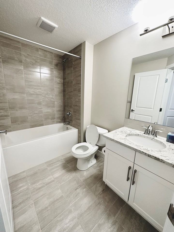 Lower, 109 Evanscrest Road NW - Photo 7 of 12