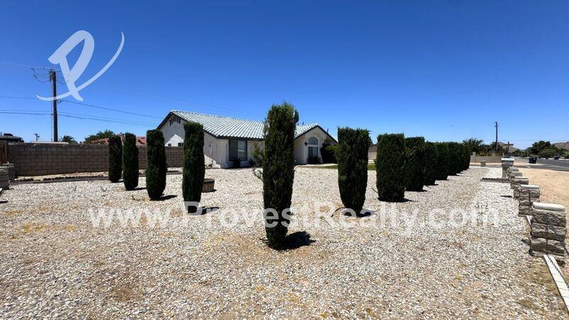 13858 Rincon Rd - Photo 2 of 26
