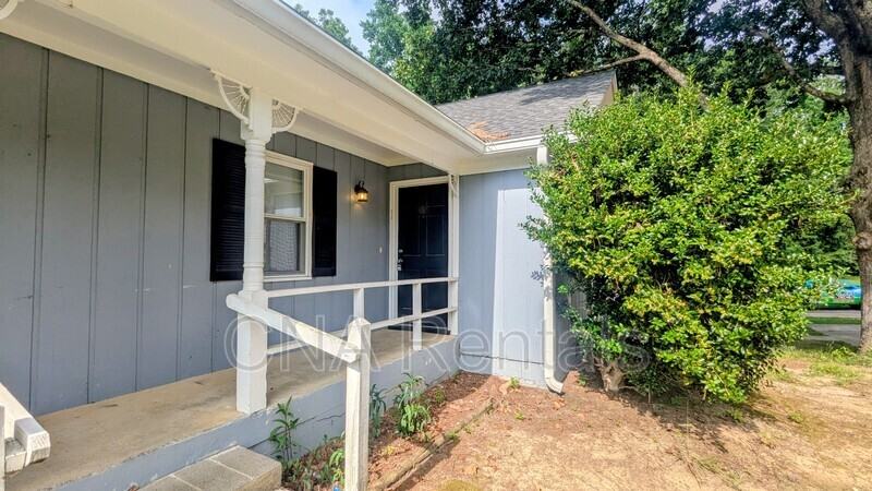 838 Wilson Cir Sw - Photo 2 of 18