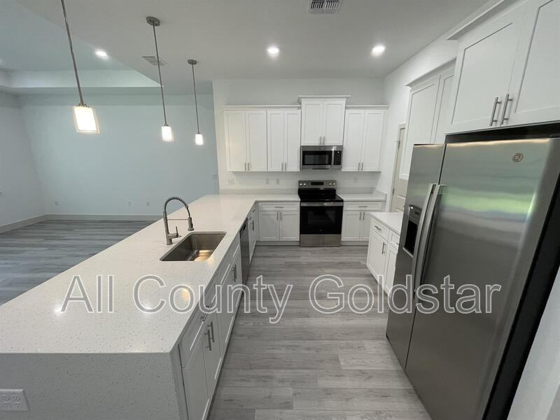 19152 Addison Ave - Photo 3 of 18