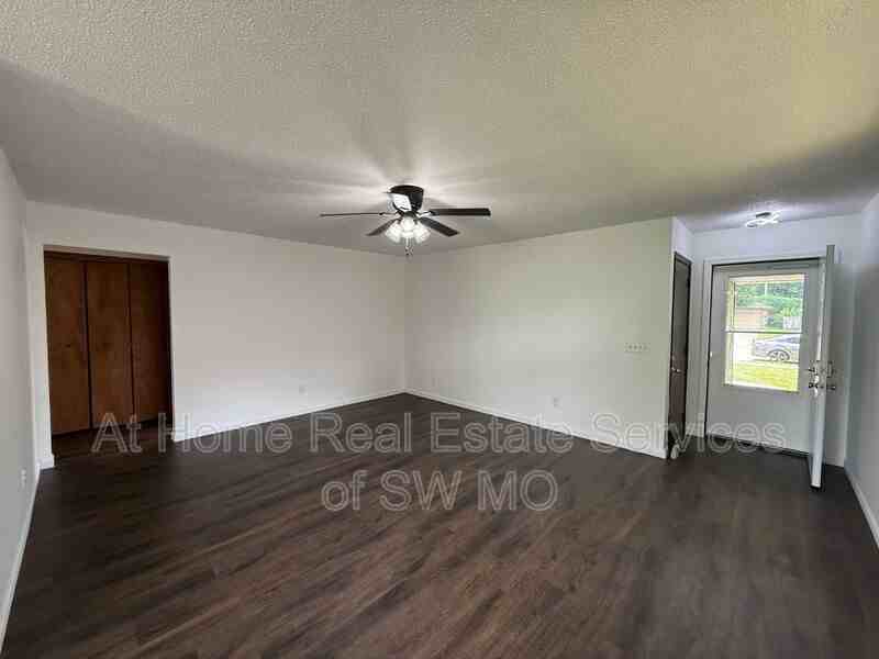 931 W Edgewood St - Photo 5 of 13
