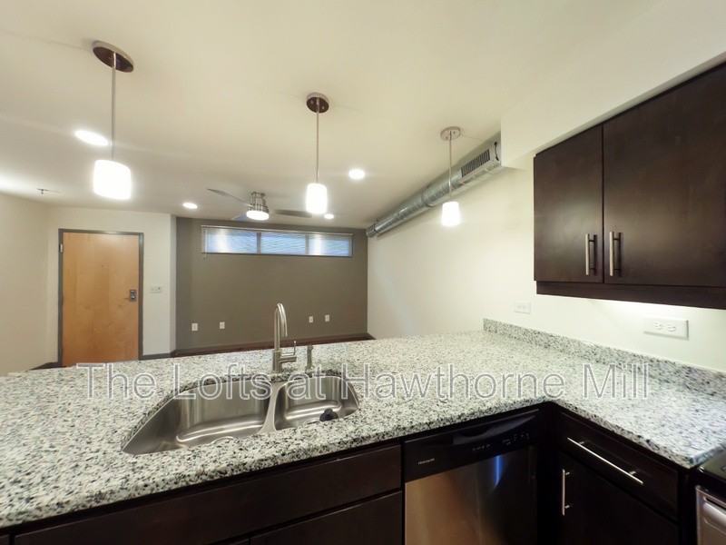 1101 Hawthorne Ln #214 - Photo 4 of 11