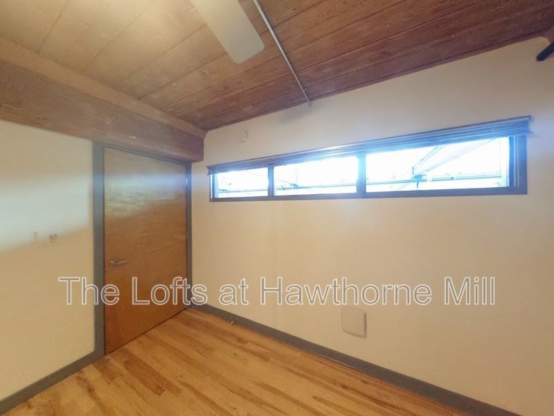 1101 Hawthorne Ln #214 - Photo 6 of 11