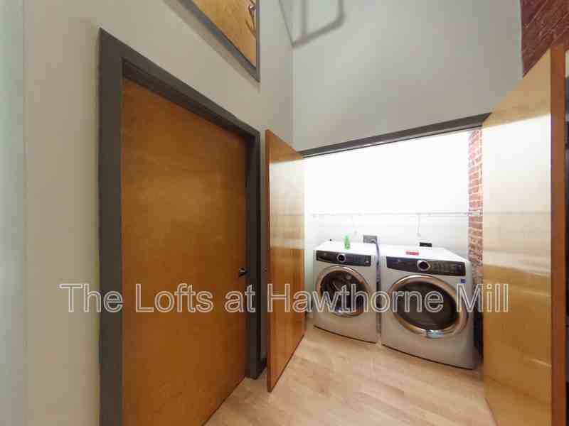 1101 Hawthorne Ln #107 - Photo 3 of 12