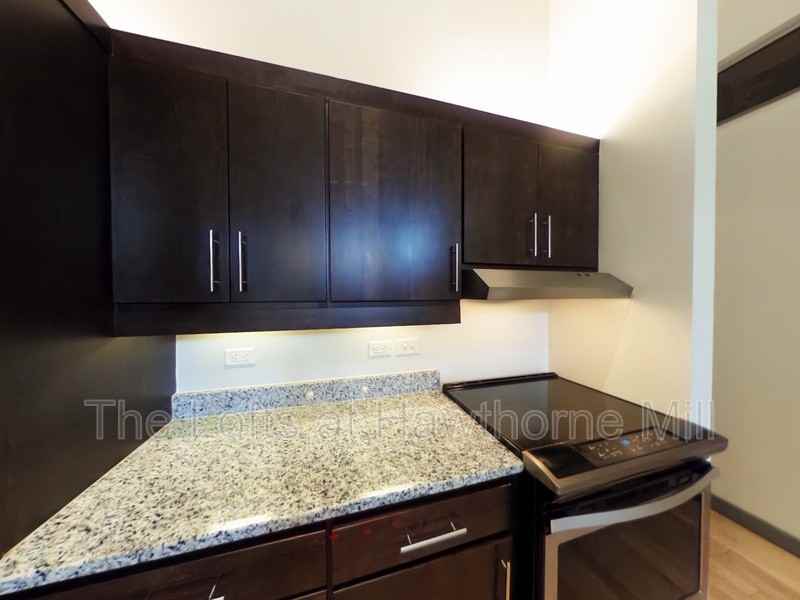 1101 Hawthorne Ln #107 - Photo 4 of 12