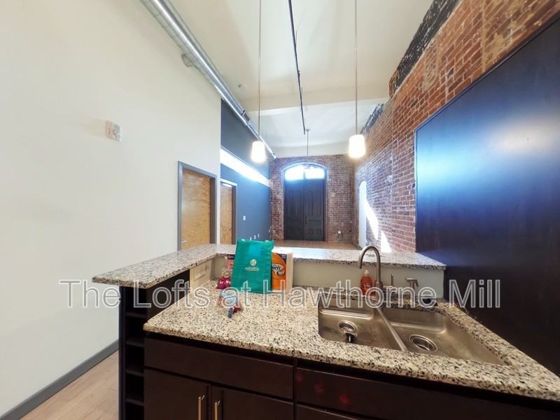 1101 Hawthorne Ln #107 - Photo 5 of 12